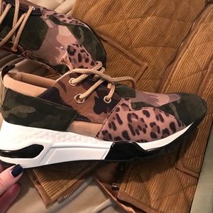 Steve Madden Cliff Sneakers